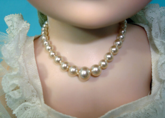 Graduated Pearl Doll Necklace - Image 2