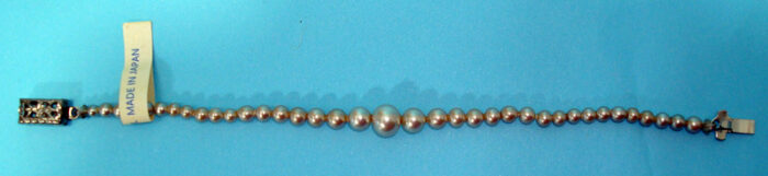Graduated Pearl Doll Necklace - Image 6